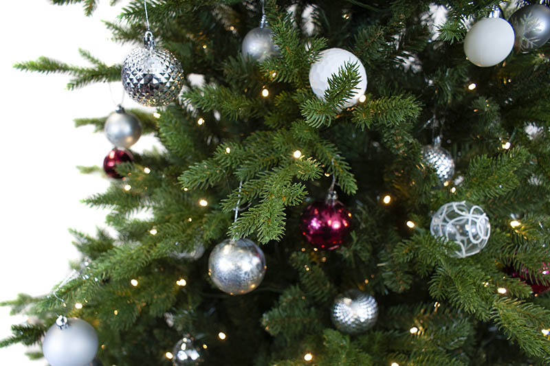 Pre_lit_Artificial_Christmas_Tree_13-05