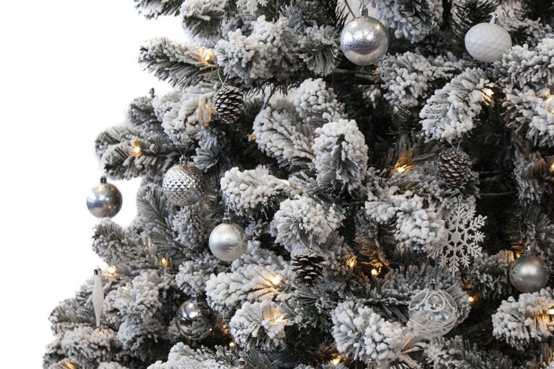 Pre_lit_Artificial_Christmas_Tree_Snow_03-05